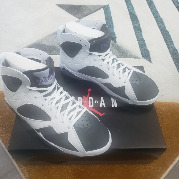 Jordan's 7s - Picture 3 of 4